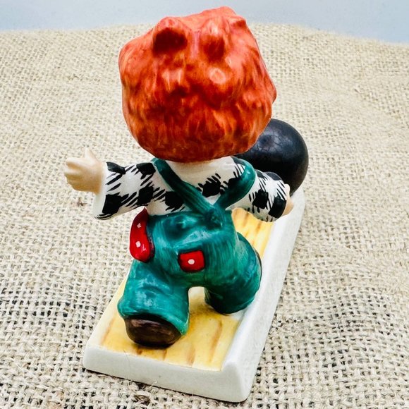 W. Goebel Redhead Boy Bowling Figurine Signed - Picture 4 of 9